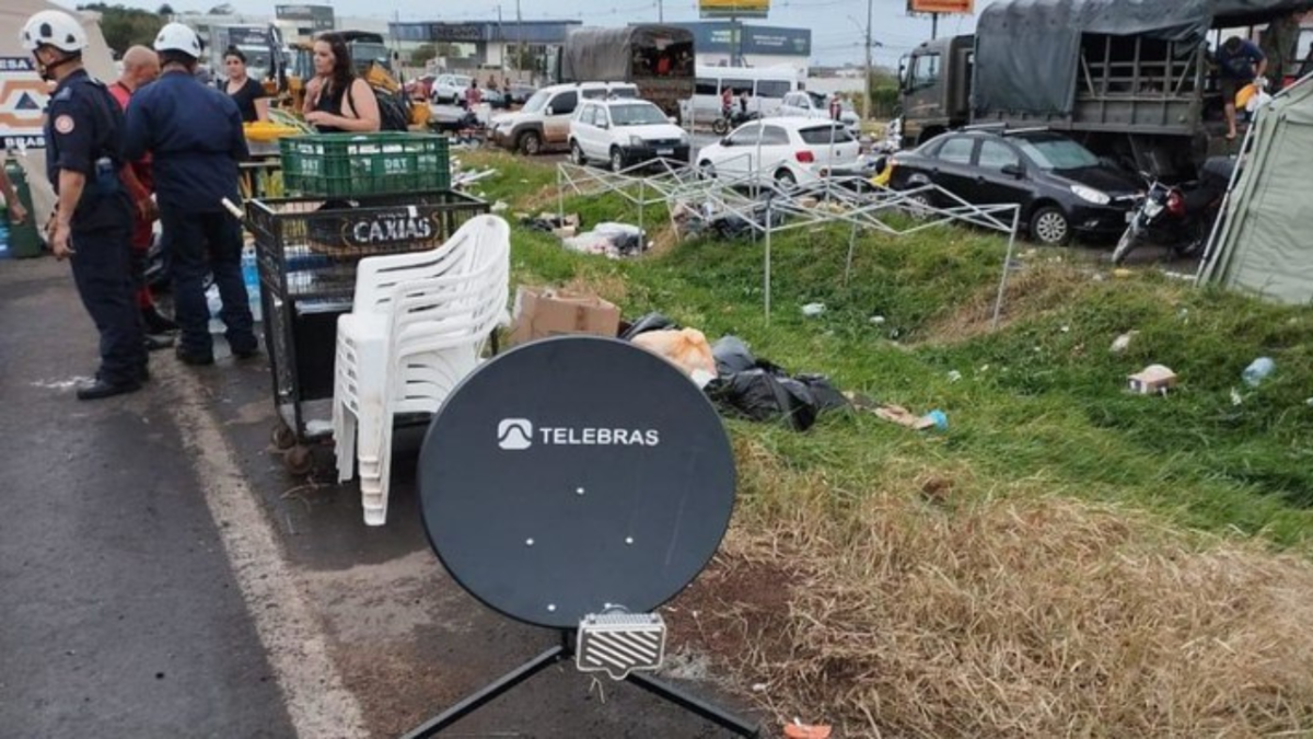 Telebras instala antena transportvel em abrigo na Ulbra