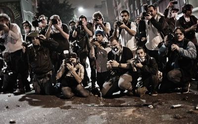 Guia orienta jornalistas sobre segurança em cobertura de manifestações Guia orienta jornalistas sobre segurança em cobertura de manifestações