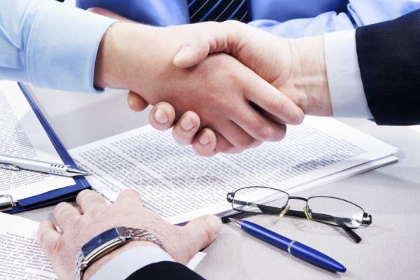 Agências e publicitários acertam reajuste salarial Agências e publicitários acertam reajuste salarial
