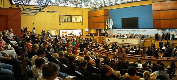 Verba publicitária para veículos comunitários é assegurada na Câmara Verba publicitária para veículos comunitários é assegurada na Câmara