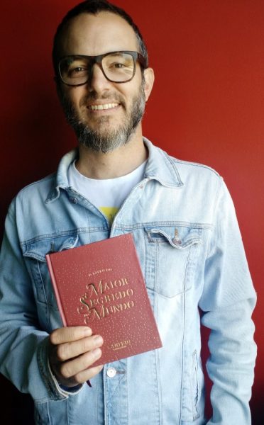 "Livro materializa o espírito natalino", diz redator publicitário da Global "Livro materializa o espírito natalino", diz redator publicitário da Global