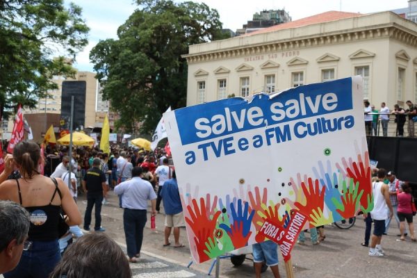 Servidores não acreditam em diálogo com direção da Fundação Piratini Servidores não acreditam em diálogo com direção da Fundação Piratini