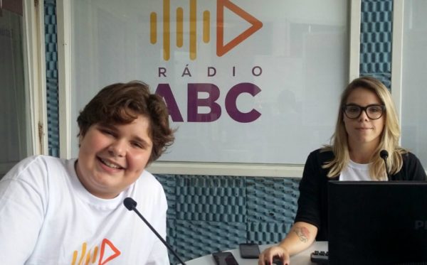 Programa ABC News abre espaço para adolescente Programa ABC News abre espaço para adolescente