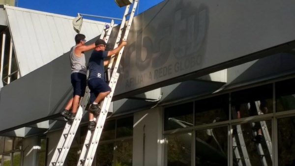 Marca da RBS TV é removida em Florianópolis Marca da RBS TV é removida em Florianópolis