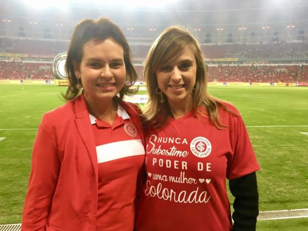 Kelly Matos recebe título de Consulesa Cultural do Internacional Kelly Matos recebe título de Consulesa Cultural do Internacional