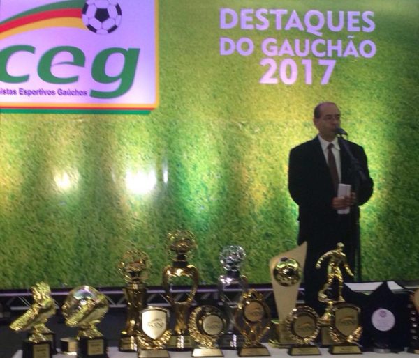 Aceg agracia profissionais da comunicação em noite de premiação Aceg agracia profissionais da comunicação em noite de premiação