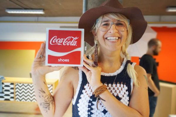 Invento e Casa da Janela produzem campanha para Coca-Cola Shoes Invento e Casa da Janela produzem campanha para Coca-Cola Shoes