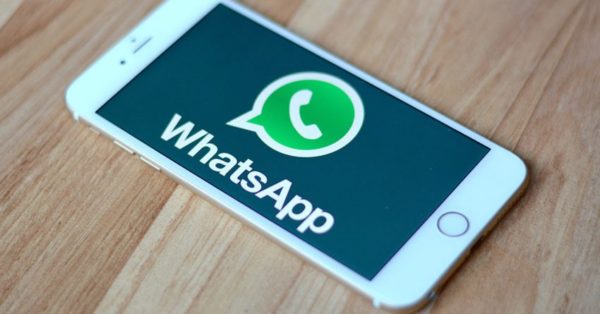 Leitores podem enviar perguntas pelo WhatsApp durante Coletiva Debates Leitores podem enviar perguntas pelo WhatsApp durante Coletiva Debates