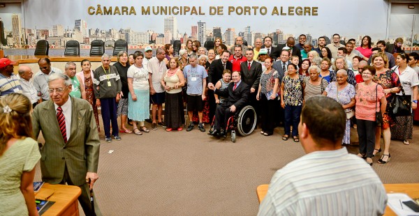 Rádio Farroupilha recebe homenagem por seus 80 anos Rádio Farroupilha recebe homenagem por seus 80 anos