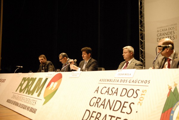 Contratos de gestão e novo Pacto Federativo podem modernizar setor público Contratos de gestão e novo Pacto Federativo podem modernizar setor público
