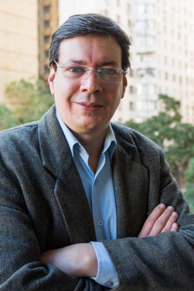 Jornalista lança livro só de sonetos Jornalista lança livro só de sonetos