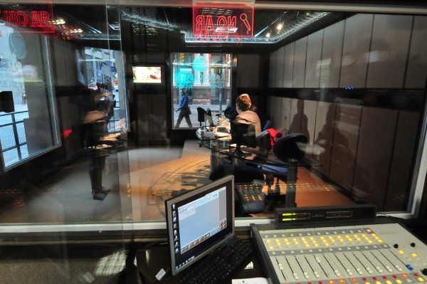 Rádio Guaíba traz transmissor reserva de São Paulo Rádio Guaíba traz transmissor reserva de São Paulo
