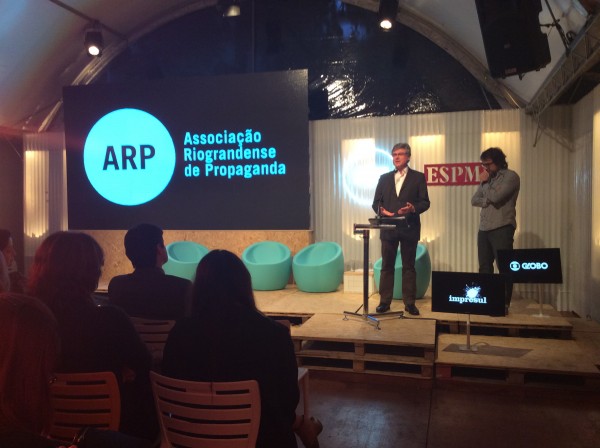 ARP assina convênio com o Cenp ARP assina convênio com o Cenp