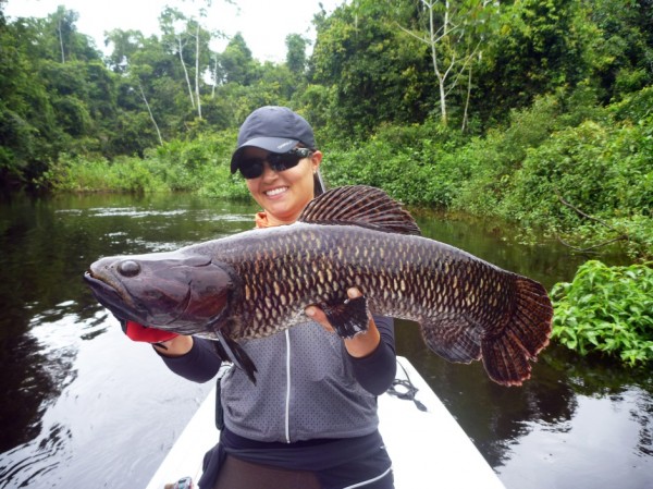 Atração feminina estreia em emissora de pesca esportiva Atração feminina estreia em emissora de pesca esportiva