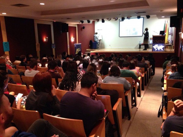 Profissionais debatem sobre marketing digital na prática Profissionais debatem sobre marketing digital na prática