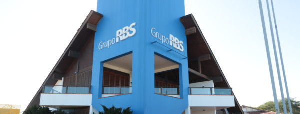 Veículos da RBS acompanham programação diária da Expointer Veículos da RBS acompanham programação diária da Expointer