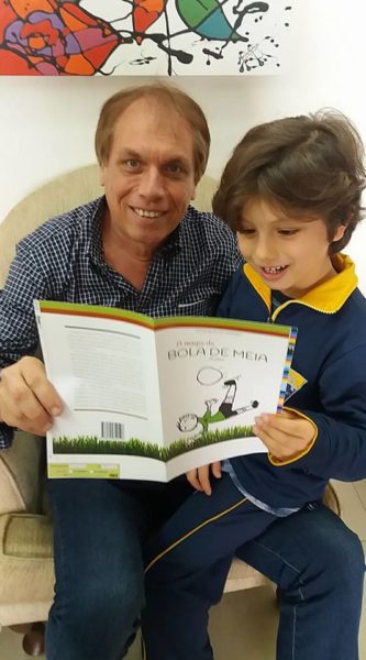Livro sobre crianças carentes é escrito por jornalista e seu filho Livro sobre crianças carentes é escrito por jornalista e seu filho