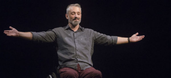 Em Semana da Pessoa com Deficiência, publicitário apresenta peça de teatro Em Semana da Pessoa com Deficiência, publicitário apresenta peça de teatro