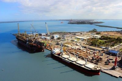 Mais de 2,4 milhões de toneladas são movimentadas no Porto de Rio Grande Mais de 2,4 milhões de toneladas são movimentadas no Porto de Rio Grande
