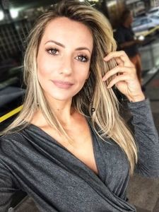'A Hora da Venenosa', da Record TV RS, tem nova apresentadora 'A Hora da Venenosa', da Record TV RS, tem nova apresentadora