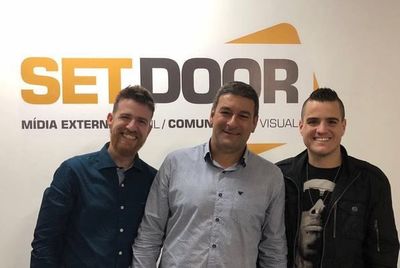 Setdoor investe em comunicação visual e aumenta equipe Setdoor investe em comunicação visual e aumenta equipe