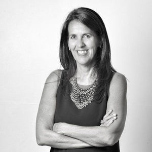 Martha Medeiros fala sobre protagonismo feminino em evento na Capital Martha Medeiros fala sobre protagonismo feminino em evento na Capital