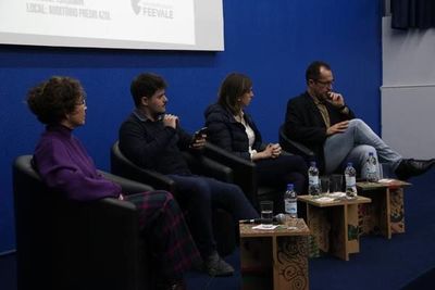 Aula Magna da Feevale debateu sobre Comunicação e Política Aula Magna da Feevale debateu sobre Comunicação e Política