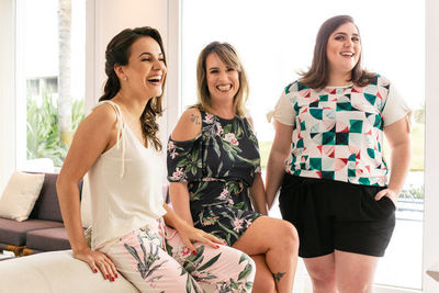 Campanha da YouGo apresenta coleção de Verão da loja Daiane Campanha da YouGo apresenta coleção de Verão da loja Daiane