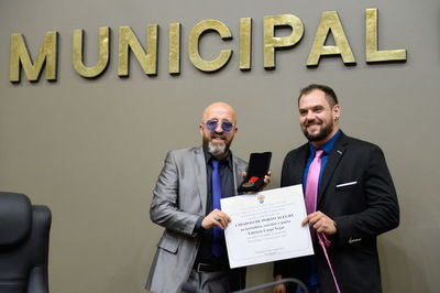 Fabrício Carpinejar recebe título de Cidadão de Porto Alegre Fabrício Carpinejar recebe título de Cidadão de Porto Alegre