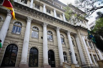 Empresas excluídas do Simples Nacional têm até 31 de janeiro para fazer nova opção Empresas excluídas do Simples Nacional têm até 31 de janeiro para fazer nova opção