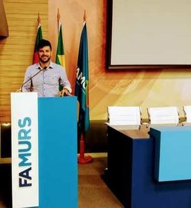 Voltaire Santos será o novo diretor de Comunicação da Famurs Voltaire Santos será o novo diretor de Comunicação da Famurs