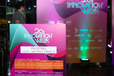 Alunos da ESPM-Sul produzem relatório da Innovation Week Alunos da ESPM-Sul produzem relatório da Innovation Week
