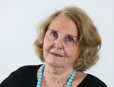 Após sofrer infarto, escritora Lya Luft passa por cirurgia Após sofrer infarto, escritora Lya Luft passa por cirurgia