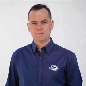 Repórter gaúcho é afastado do Fox Sports após briga com torcedora gremista Repórter gaúcho é afastado do Fox Sports após briga com torcedora gremista