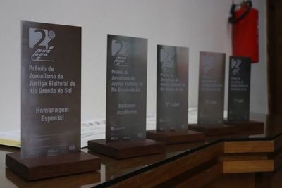 Patrícia Comunello, do JC, vence Prêmio de Jornalismo da Justiça Eleitoral Patrícia Comunello, do JC, vence Prêmio de Jornalismo da Justiça Eleitoral