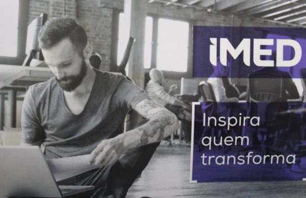 "Inspirar Quem Transforma" é o novo posicionamento da Imed "Inspirar Quem Transforma" é o novo posicionamento da Imed