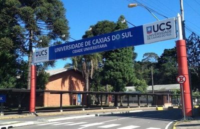 Universidade de Caxias do Sul recebe homenagem por seu cinquentenário Universidade de Caxias do Sul recebe homenagem por seu cinquentenário