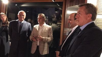 Itália recebe placa de homenagem no Palácio dos Festivais Itália recebe placa de homenagem no Palácio dos Festivais