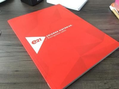 Agência e21 lança revista que reúne seus trabalhos Agência e21 lança revista que reúne seus trabalhos