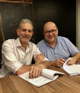 "Brivia+Dez: uma única empresa formada pelo legado de duas histórias" "Brivia+Dez: uma única empresa formada pelo legado de duas histórias"