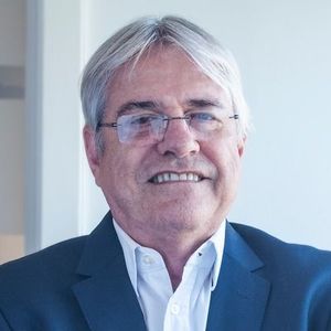 José Antonio Vieira da Cunha: Mais longe do que se imagina José Antonio Vieira da Cunha: Mais longe do que se imagina