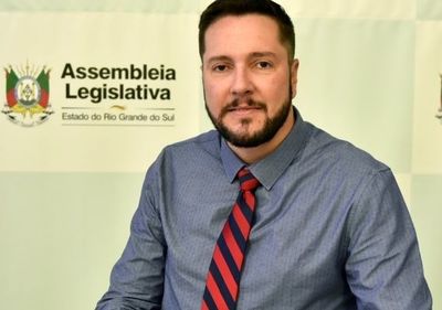 Tiago Dimer define parte da diretoria de Comunicação da ALRS Tiago Dimer define parte da diretoria de Comunicação da ALRS