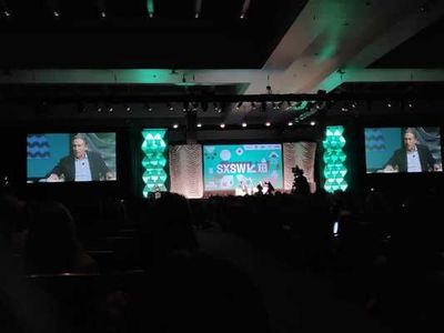 CEO da Starbucks lota Ballroom D, no Centro de Conferência de Austin CEO da Starbucks lota Ballroom D, no Centro de Conferência de Austin