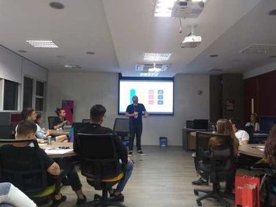 Cristiano Fragoso aposta na troca com os jovens em worshop na Innovation Week Cristiano Fragoso aposta na troca com os jovens em worshop na Innovation Week