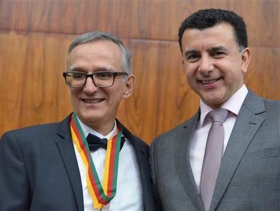 Juremir Machado é homenageado na Assembleia Legislativa Juremir Machado é homenageado na Assembleia Legislativa