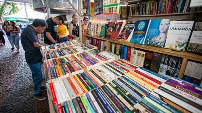 Escolas j podem agendar participao em atividades na 70 Feira do Livro de POA