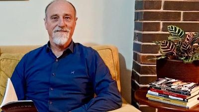 Sergio Luiz Fleck apresenta obra 'Coice de Porco e Outros Contos Curtos' Sergio Luiz Fleck apresenta obra 'Coice de Porco e Outros Contos Curtos'