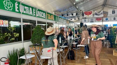 Ulbra reúne música e gastronomia no Lounge Brasa e Prosa da Expointer Ulbra reúne música e gastronomia no Lounge Brasa e Prosa da Expointer