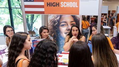 Evento de intercâmbio reúne representantes de mais de 15 países para quem deseja estudar no exterior Evento de intercâmbio reúne representantes de mais de 15 países para quem deseja estudar no exterior