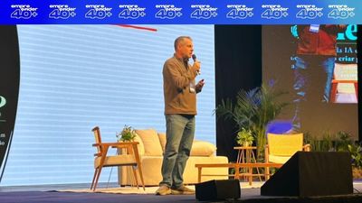 Tlio Milman provoca plateia: "As respostas se chamam perguntas"